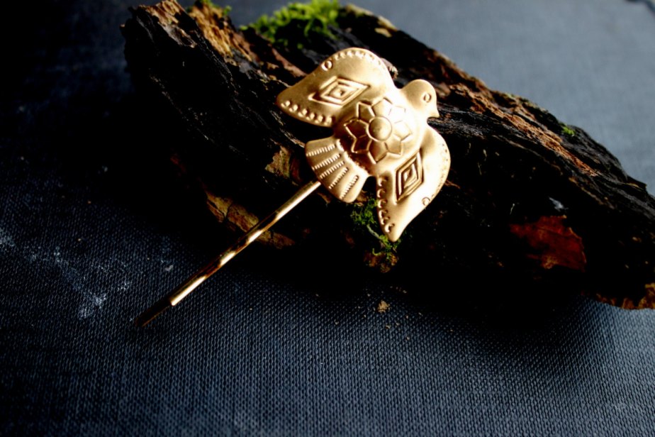 Gold Thunderbird Mythology bobby pin - Gold tribal bird hairpin, nature, mythology,alternative, unique, Native Indian style de OrchhaJewels