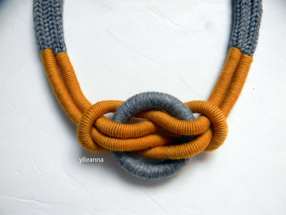 Statement necklace - Wool necklace - Minimalist jewelry - Tweed light grey, saffron yellow - Gift for woman. de ylleanna