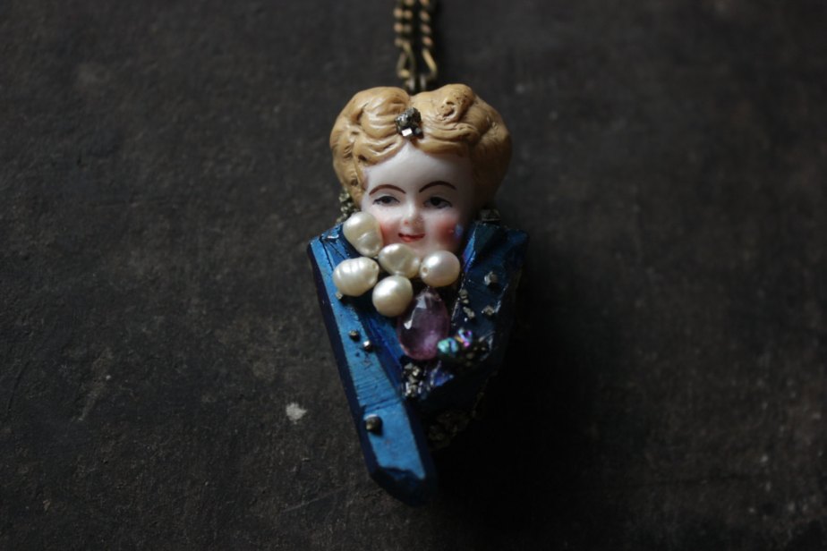 antique doll necklace,Antique locket necklace,Assemblage jewelry,frozen charlotte doll jewelry,Assemblage necklace,victorian locket necklace by xuanqirabbit